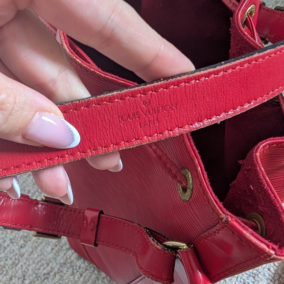Louis Vuitton Red  Epi Noe Bucket Bag - Picture 12 of 16